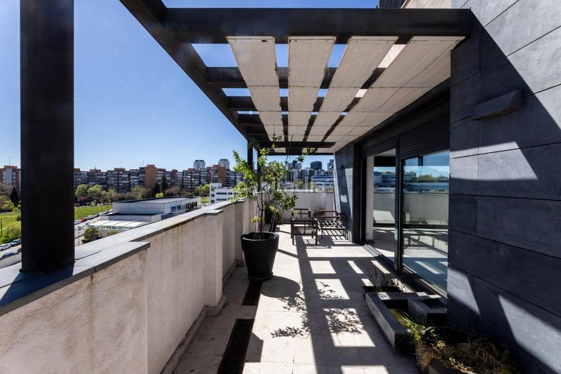 Foto cdddcf2d-cded-46c4-a219-5e1c3b5f6ed0. Àtic amb aparcament piscina a Sanchinarro Madrid