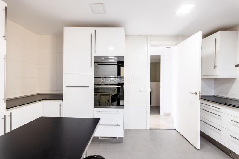 Foto d8bcaa30-afba-45fb-94c5-234b21aa9acb. Àtic amb aparcament piscina a Sanchinarro Madrid