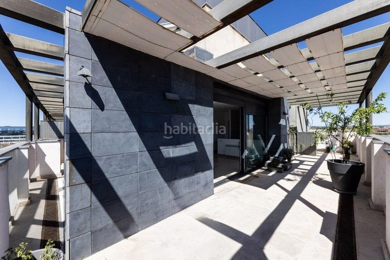 Foto d9e2ebeb-8eb2-4fa9-8888-ef44f44a2eb2. Àtic amb aparcament piscina a Sanchinarro Madrid