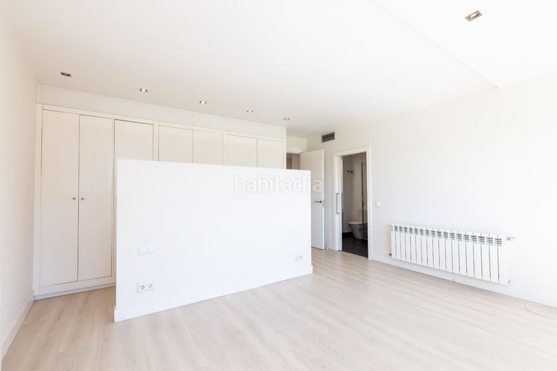 Foto db0d1152-329c-43c7-af46-c5a72aa55a5d. Àtic amb aparcament piscina a Sanchinarro Madrid