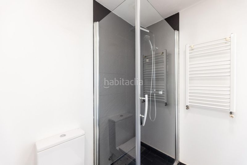 Foto f7a292db-0144-43ef-9207-da3a1e6986de. Àtic amb calefacció aparcament piscina a Sanchinarro Madrid