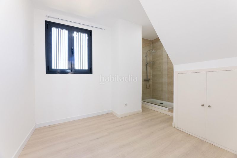 Foto fde7c6bd-f9ba-462c-ada4-0aa88919b1a8. Àtic amb calefacció aparcament piscina a Sanchinarro Madrid