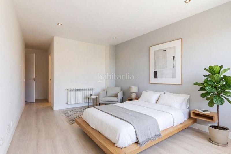 Foto ffda3d32-96d0-40a8-b940-8565c172c793. Àtic amb calefacció aparcament piscina a Sanchinarro Madrid