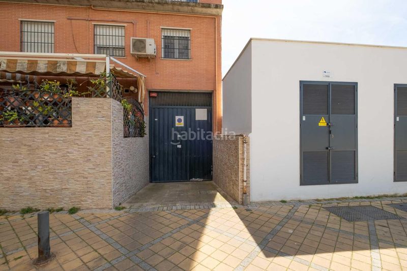 Foto 5449ddcf-1b64-433b-91e1-1c7f184f862f. Dúplex amb aparcament piscina a colores - entreparques Sevilla