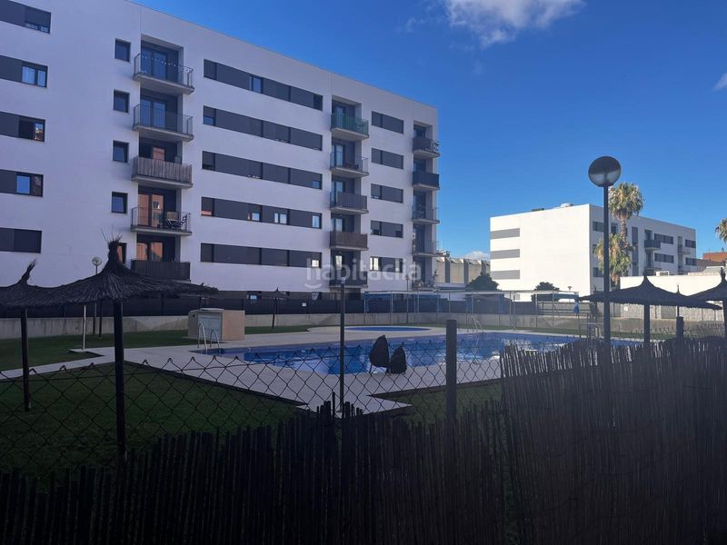 Foto 5e5d541b-4593-4b26-a526-826e0ce61b32. Dúplex amb aparcament piscina a colores - entreparques Sevilla