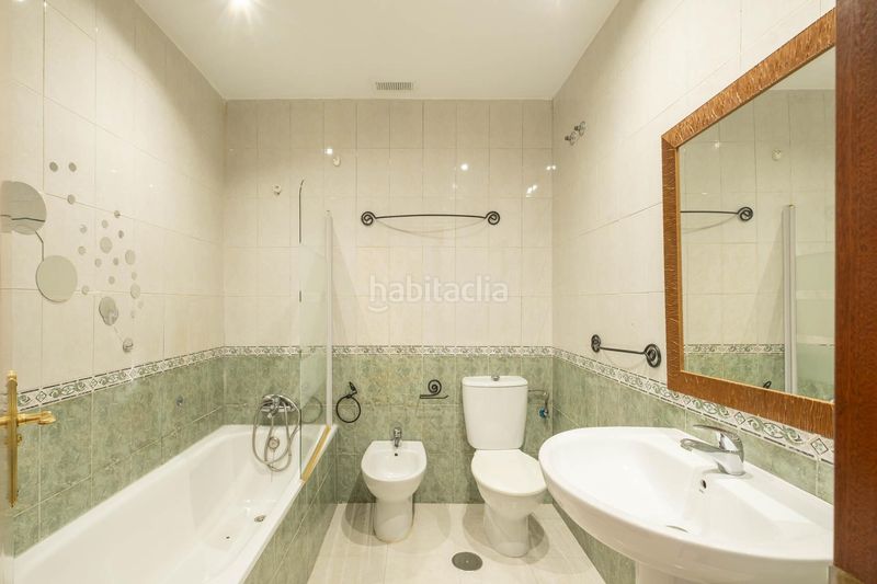 Foto 7331c117-c7e6-40d5-9fc7-b709171b24f1. Dúplex amb aparcament piscina a colores - entreparques Sevilla
