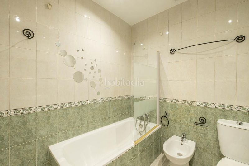 Foto 9182f969-52d1-42cb-afee-c03c5d9d3a38. Dúplex amb aparcament piscina a colores - entreparques Sevilla