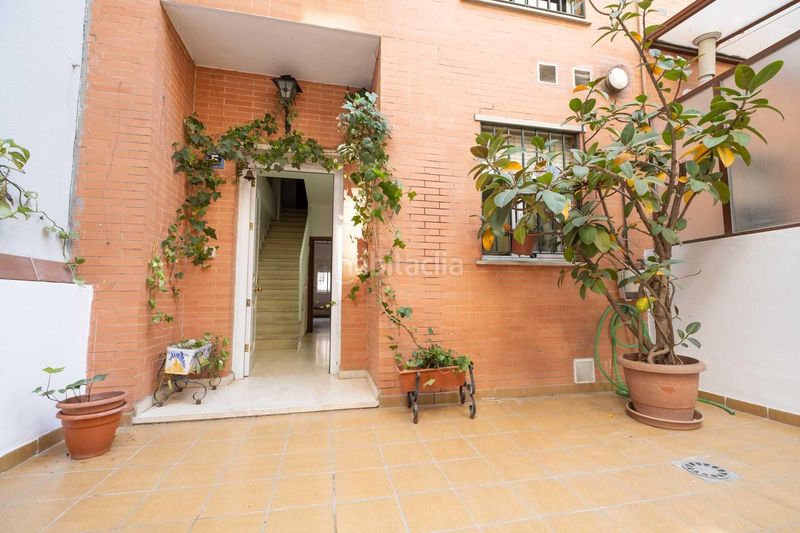 Foto ba5876ec-f2a5-43f3-9a72-db731f786b95. Dúplex amb aparcament piscina a colores - entreparques Sevilla