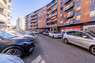 Local Comercial a Calle Calle Alberto Durero