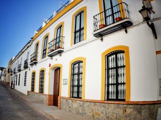 Edificio  Avenida avenida estación. Hotel entreolivos