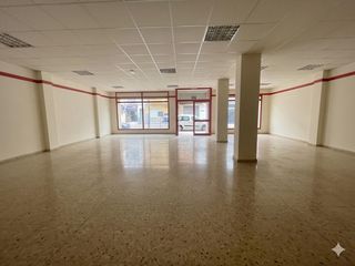 Geschäftsraum  Calle virgen de los desamparado. Local zona comercial de 460 m2 con posibilidad de hacer vivienda