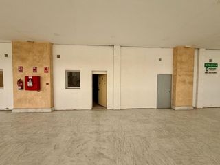 Local Comercial  Avenida barrerillo (del). Local de 110,59m2 con garaje y trastero reformado