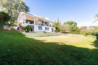 Maison à Simon Verde. Chalet en la cornisa de simón verde