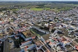 Autoparkplatz in Olivares. Plaza de aparcamiento amplia en olivares