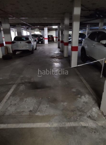 Foto 3caeb56e-7586-4e46-b1e9-f98301802863. Parking coche plaza de aparcamiento amplia en Olivares