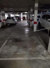 Aparcament cotxe a Olivares. Plaza de aparcamiento amplia en olivares