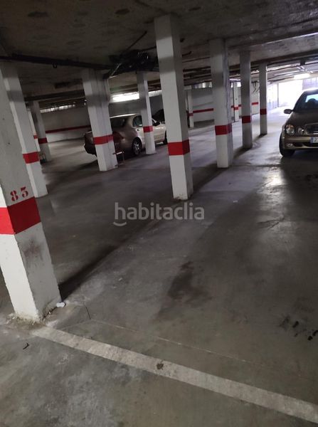 Foto c4574f99-f825-42ee-b6b0-6840e274fb59. Aparcament cotxe a Olivares