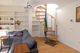 Zweistöckige Wohnung  Plaza europa