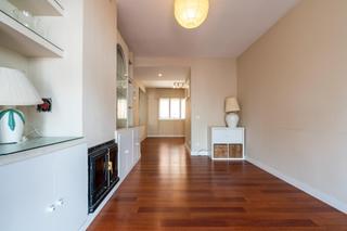 Casa adossada en Ciudad Aljarafe. Muy cerquita del metro!