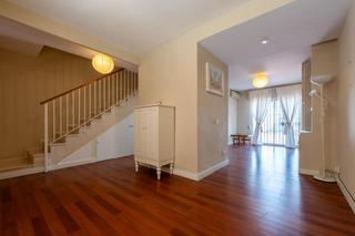 Maison jumelée à Ciudad Aljarafe. Muy cerquita del metro!