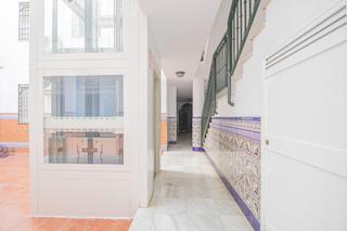 Appartement  Calle flota. Vive el alma de triana en este bajo cn encanto sevillano