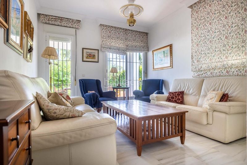 Foto 0f43b25b-fa8e-4c8e-b075-bfb4bb25629f. Xalet amb aparcament piscina a El Zaudín - Club de Golf Bormujos