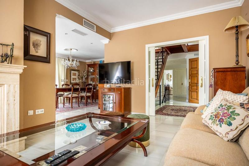 Foto 1545f2d0-7d46-4898-a58f-0eb687df9a07. Chalet magnífico chalet independiente en el zaudín en Bormujos