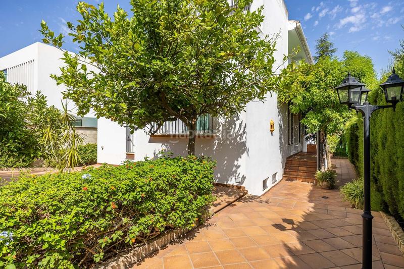 Foto 1f83a677-ab26-4eaa-92cf-dba0deb58841. Chalet magnífico chalet independiente en el zaudín en Bormujos