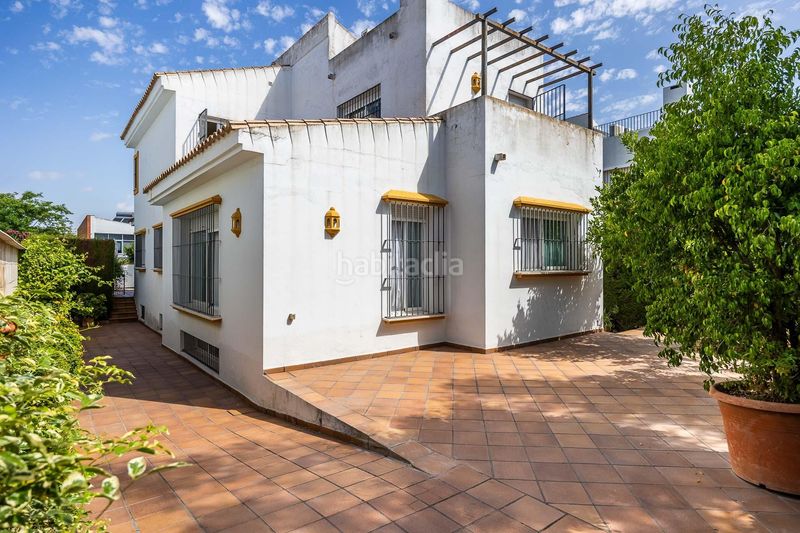 Foto 33449b47-4138-43b6-bc12-c91d3d61cb6e. Xalet amb aparcament piscina a El Zaudín - Club de Golf Bormujos