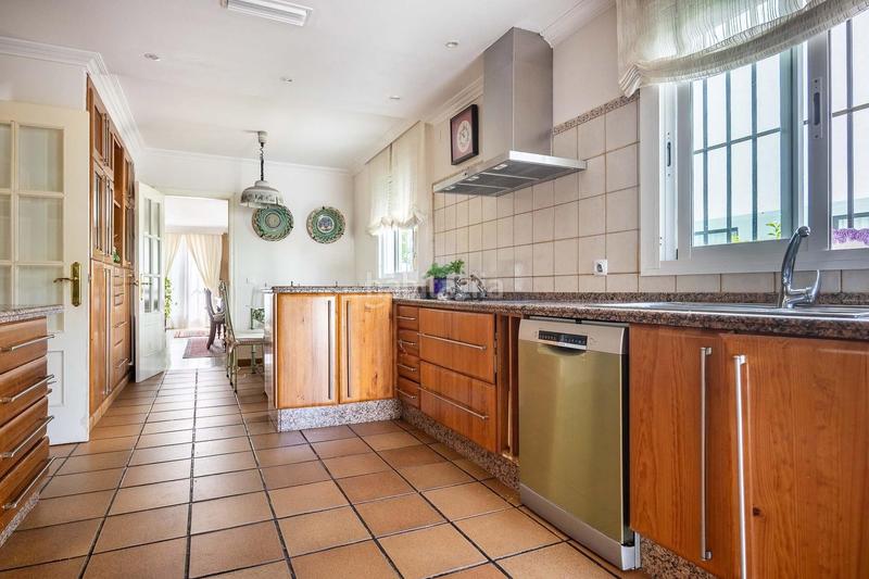 Foto 79f2611f-4abd-4218-af4d-d71dbcc65645. Chalet magnífico chalet independiente en el zaudín en Bormujos