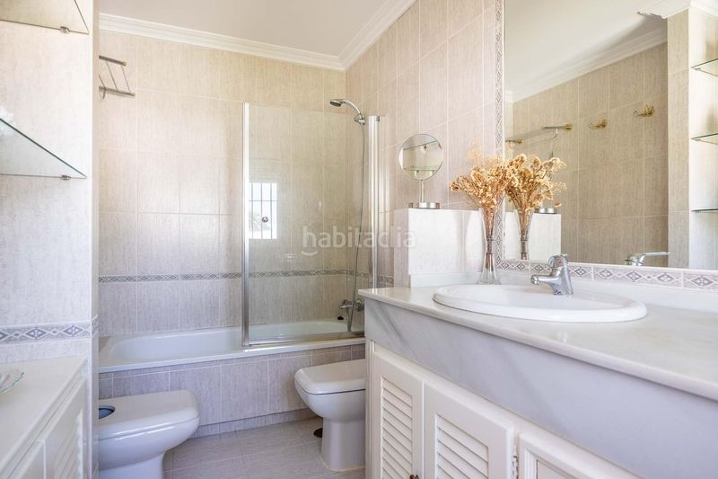 Foto 94da4c08-d8fa-4bcd-9ac0-113ea977970a. Xalet amb aparcament piscina a El Zaudín - Club de Golf Bormujos