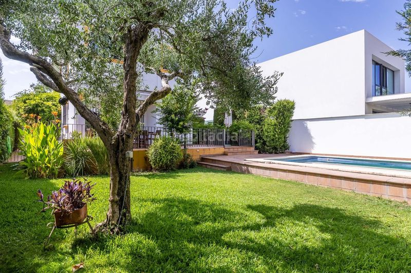 Foto b544bd94-d10c-460f-867a-2c3712cf50c0. Xalet amb aparcament piscina a El Zaudín - Club de Golf Bormujos