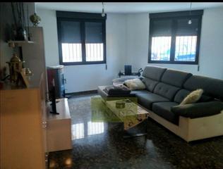 Pis a Agullent. Estupendo piso en agullent