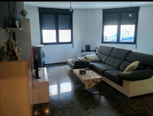 Pis a Agullent. Estupendo piso en agullent