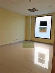 Lloguer Local Comercial a Sant Josep-Zona Hospital. Excelente local despachos etc.