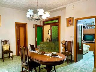 Casa a Agullent. Gran casa en pleno centro