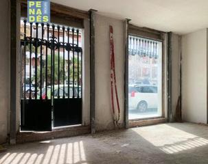 Lloguer Local Comercial a Centro. Amplio local en plaza concepción