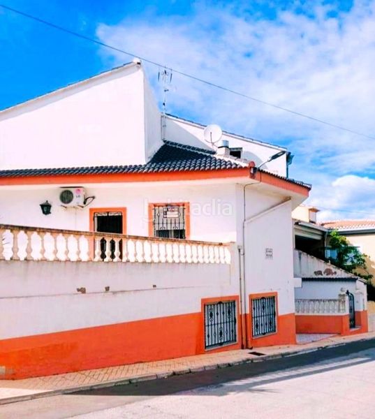 Foto e7cf06b1-59a8-4f32-a106-4bf3687f672d. Casa amb aparcament a Font de la Figuera (la)