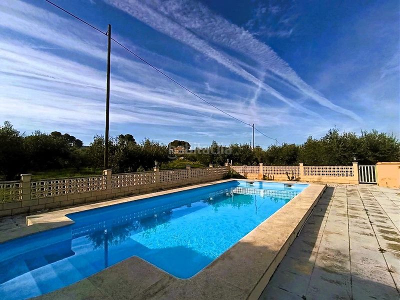 Foto 38f6da4e-774e-481e-99cf-8e1bbd027563. Xalet amb aparcament piscina a Sant Josep-Zona Hospital Ontinyent