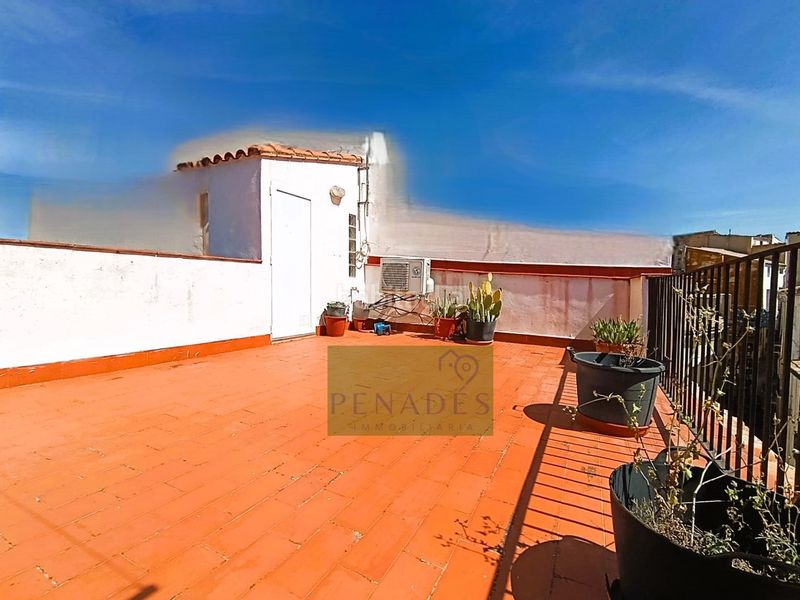 Foto d3313bf5-65af-4aeb-b93c-47593342c9fe. Casa amb aparcament a Centro Ontinyent