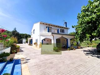 Xalet a Sant Josep-Zona Hospital. Chalet perfectamente ubicado cerca del casco urbano