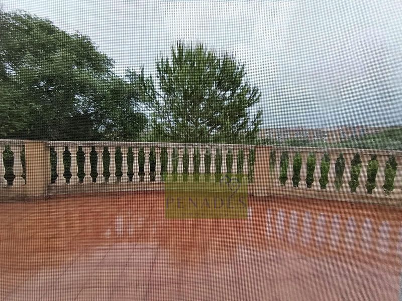 Foto 3e2ac0e8-fc1a-4a19-a30a-d6b0d663f4b6. Chalet con parcheggio in Sant Josep-Zona Hospital Ontinyent