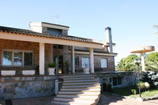 Xalet a Centro. Excelente chalet a 800 m. casco urbano.