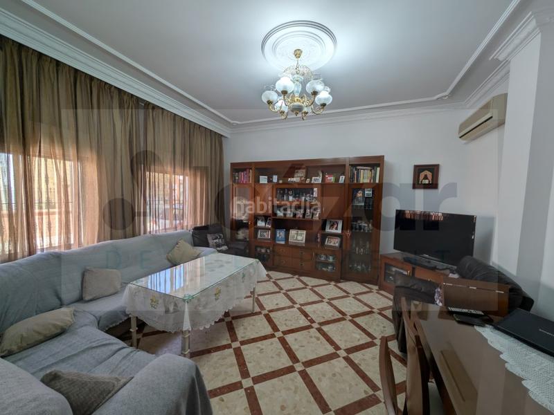 Foto 48bd6d2e-449e-4e7e-9464-f4238dee31f5. Casa excelente casa en la urbanización de los castillos en Alcalá de Guadaira