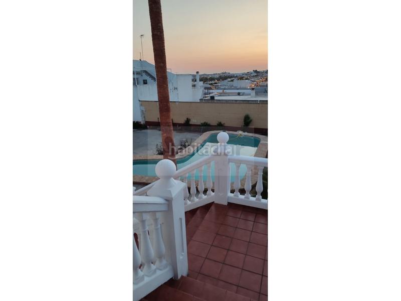 Foto 098fc6b5-f48d-4f63-8d9f-0c93710349a0. Chalet avec parking dans Nueva Alcalá Alcalá de Guadaira