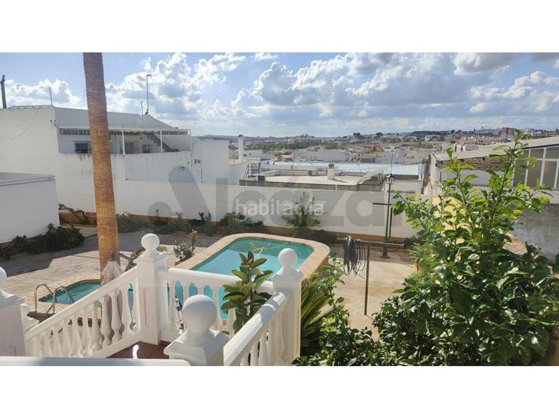 Foto ad4a598a-b0b7-4e76-8966-b30b832b96a2. Chalet avec parking dans Nueva Alcalá Alcalá de Guadaira