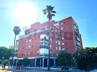 Pis a Avenida deporte el 19. Sevilla este  vpo 3 dormitorios 2 baños garaje