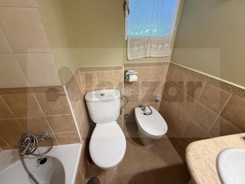 Foto 2e4a6173-f3ce-4947-858f-35626f971166. Pis amb aparcament a Barrio del Nervión Sevilla