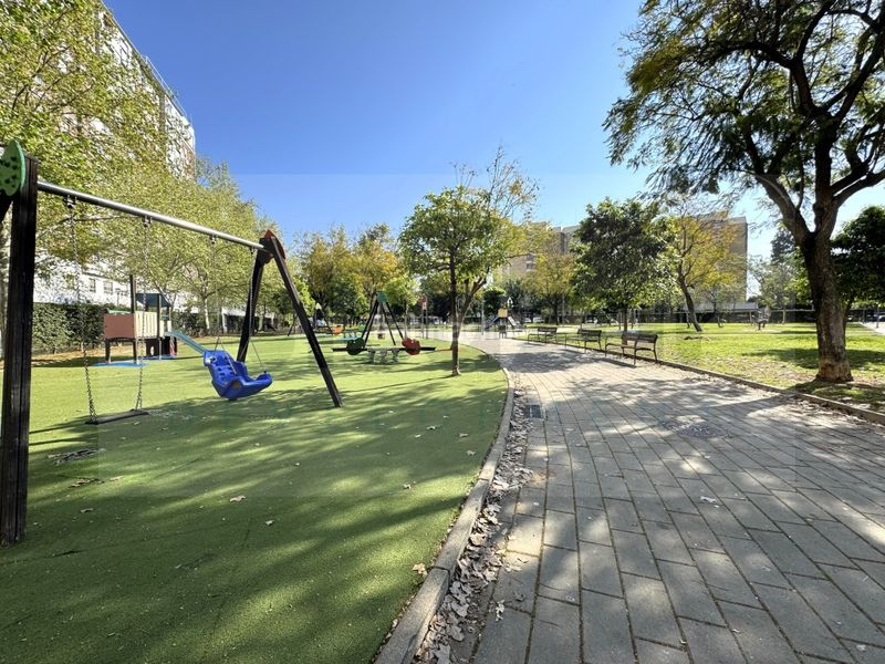 Foto 3f36dda2-be29-4bdd-a7b4-f02cc9f3c204. Pis amb aparcament piscina a Santa Clara Sevilla