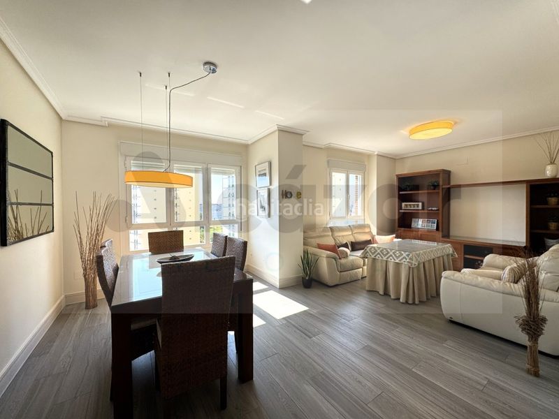 Foto bc6f487a-c87b-4aaf-9a3d-9e1eb7ee4ff9. Pis amb aparcament piscina a Santa Clara Sevilla